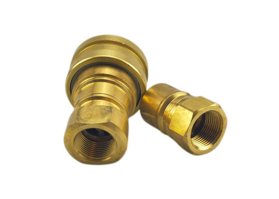 Couplings pneumatiques de cuivre à décharge rapide.