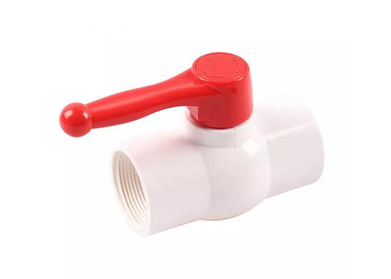 Type de soupape à bille en PVC manuelle en UPVC à contrôle fixe du débit d'eau